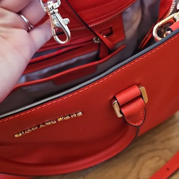 Michael Kors Medium Selma Bag - Picture 16 of 16
